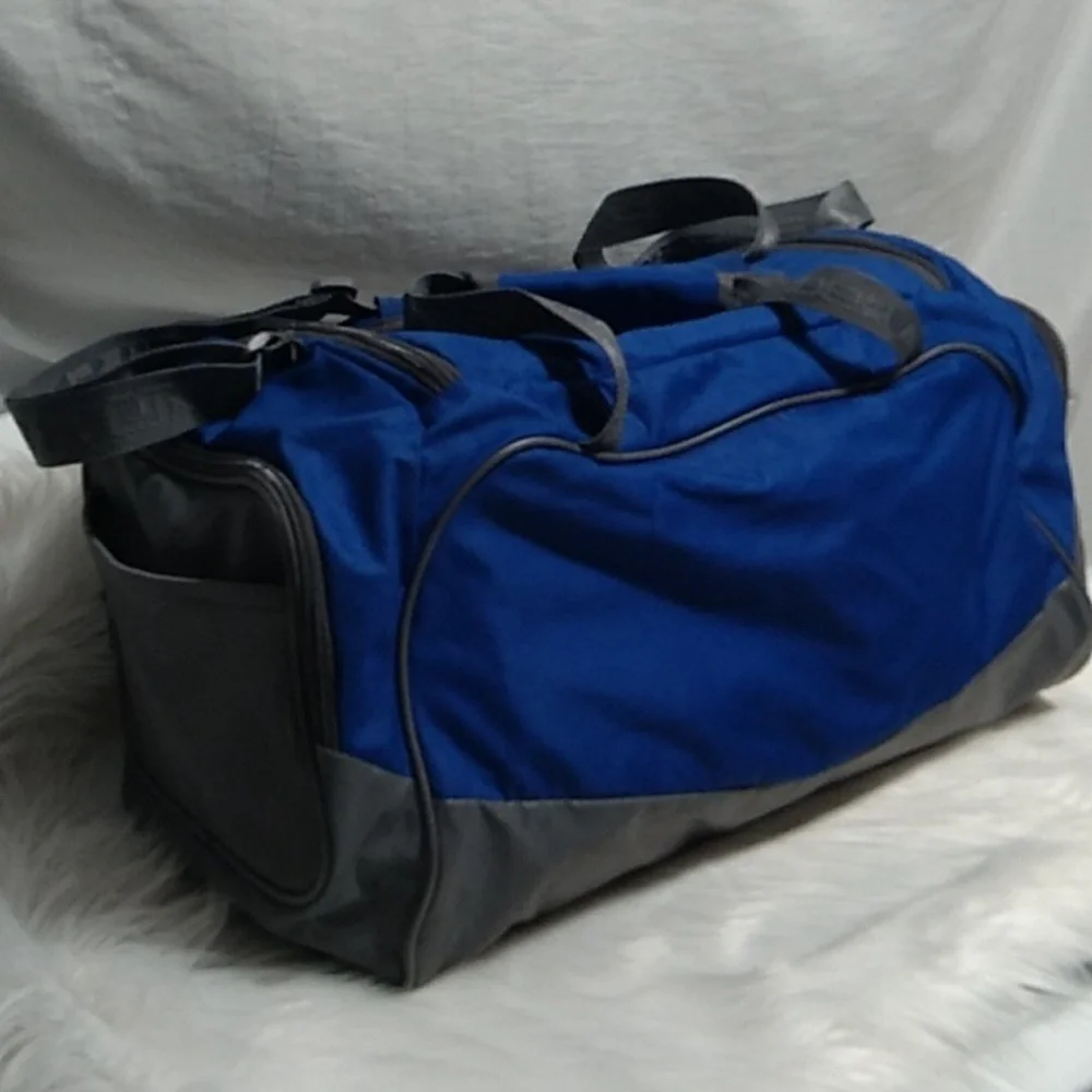 (#1) Under Armour Duffle Carry On Etc Large Bag Adjustable Strap/Handles